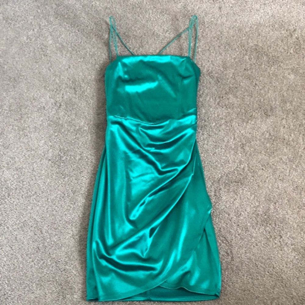 Juniors short green dress, size XS